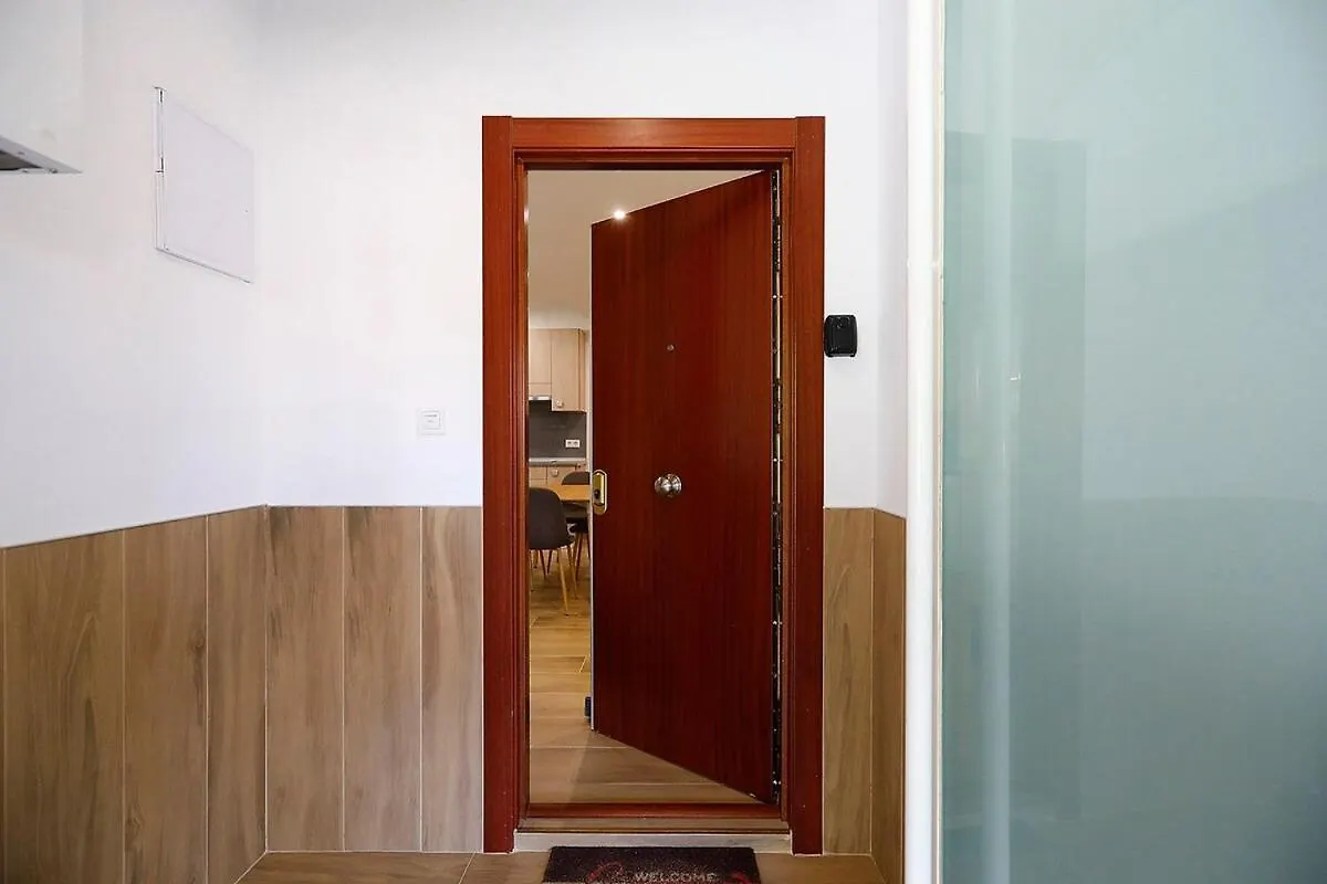 Modern Apartment Well Connected San Sebastián