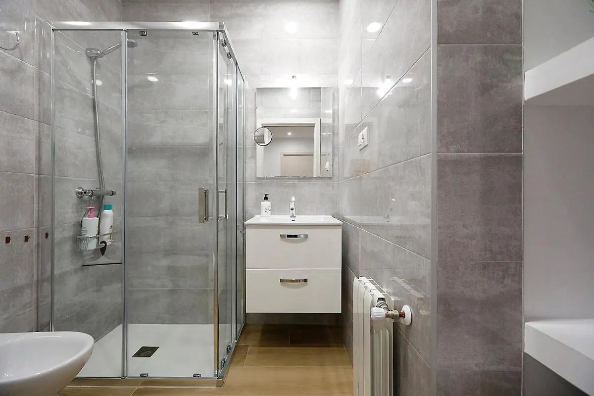 Modern Apartment Well Connected San Sebastián 0*,